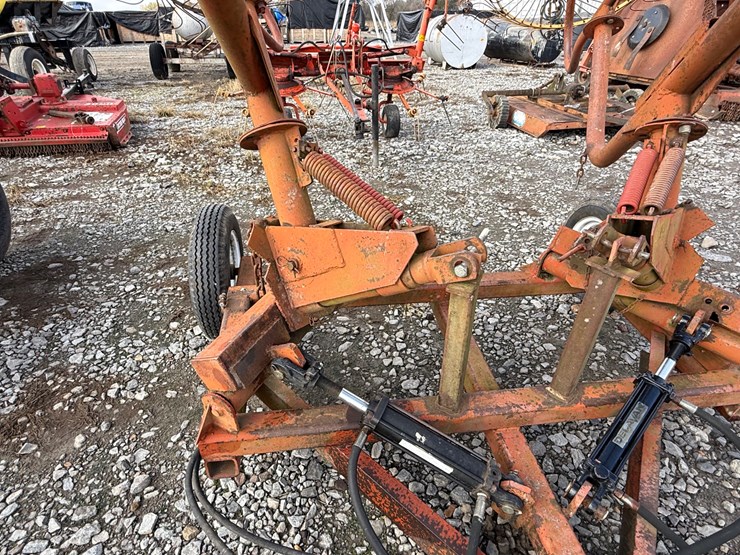 #22611-•-8-wheel-hay-rake-image-9
