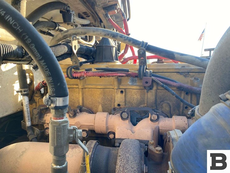 2002-freightliner-fl70-image-43