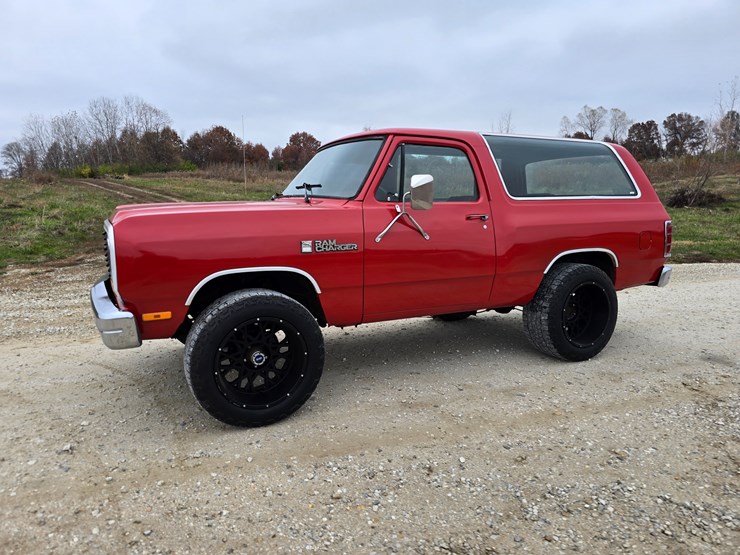 1986-dodge-ram-charger-image-6