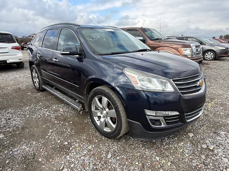 2015-chevrolet-traverse-image-3