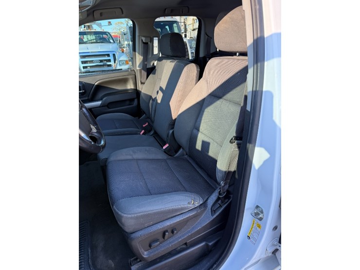 2014-chevrolet-silverado-image-14