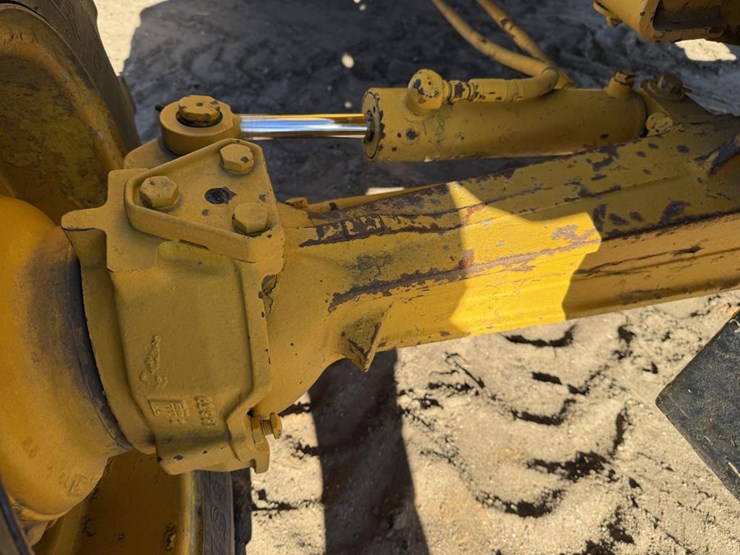 #1975-•-massey-ferguson-14k-forklift-image-46