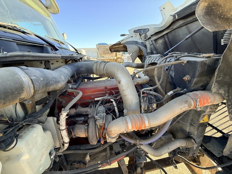 #1965-•-2008-international-eagle-day-cab-truck-tractor-image-45