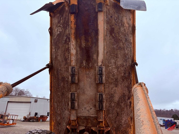 1995-volvo-a30-image-86