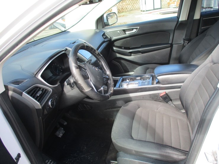 2019-ford-edge-sel-image-7