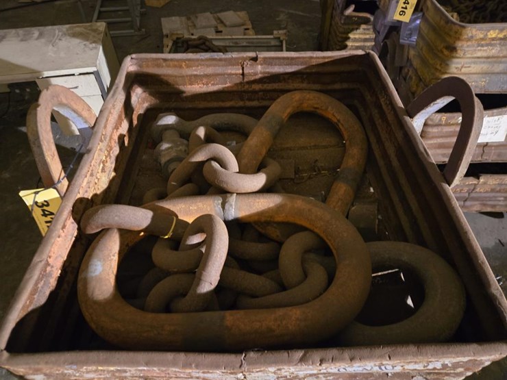 #3412-•-(3)-steel-crates-w/-heavy-duty-chains-image-5