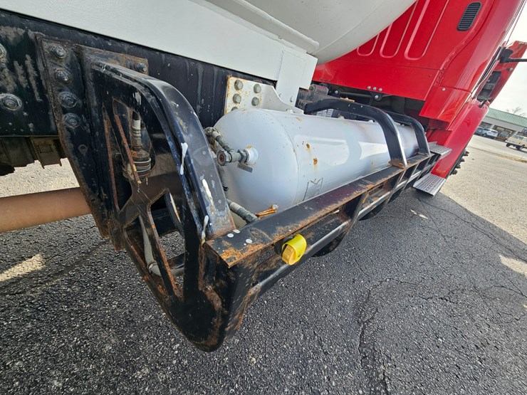 2016-freightliner-s2g-image-77