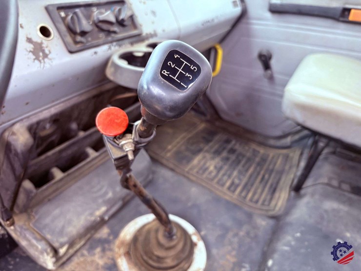 1998-freightliner-fl70-image-76