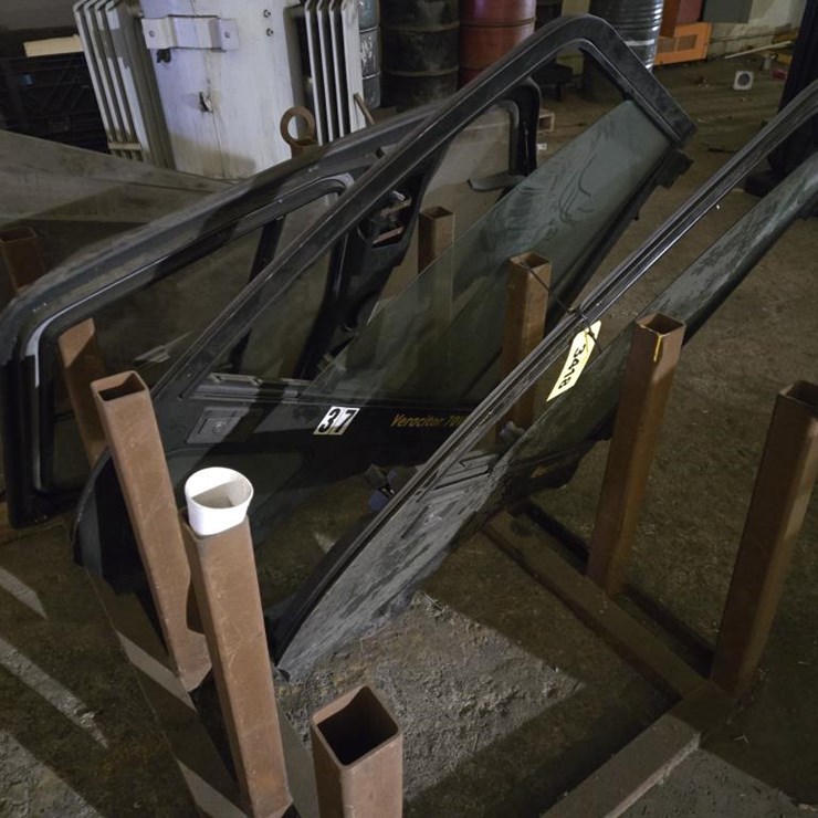 #3418 • (3) Veracitor 70VX Doors w/ Glass Panels