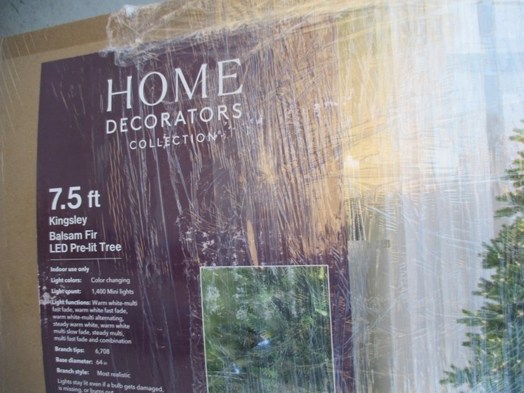 lot-of-7.5'-kingsley-balsam-fir-christmas-trees,-image-4