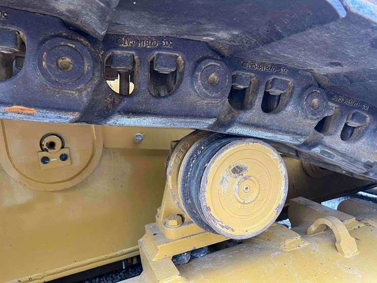 2022-caterpillar-d7-image-35