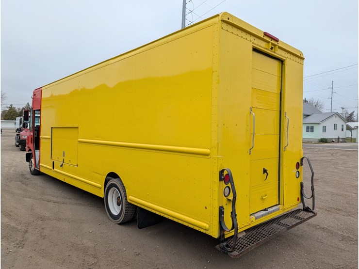 2017-freightliner-mt55-image-7