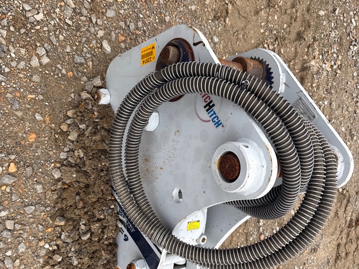 #22614-•-switch-hitch-f9tlb-backhoe/trackhoe-hammer-f988791-image-9