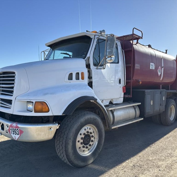 #1953 • 1998 Ford Fuel Truck