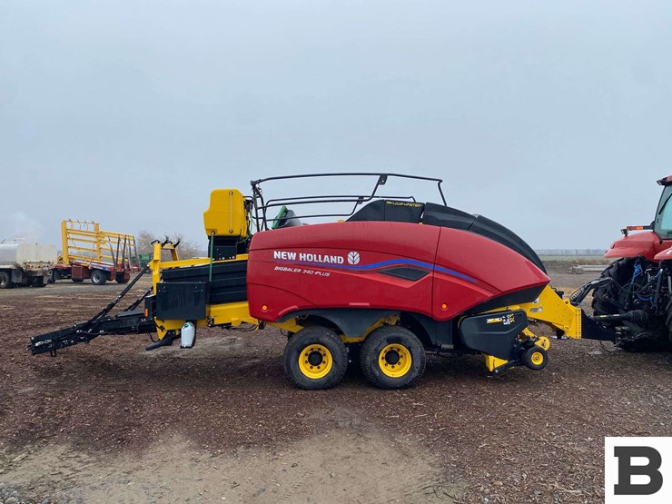 new-holland-340-image-6