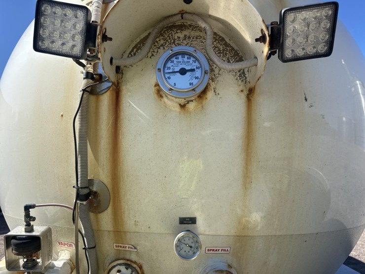 2013-freightliner-m2-106-image-24