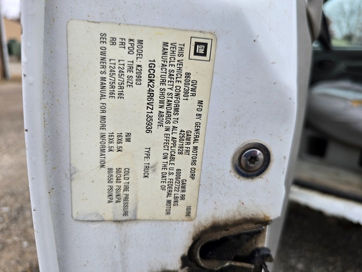 1997-chevrolet-k2500-image-36