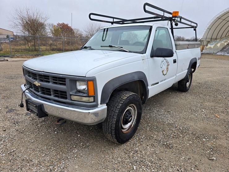 1997-chevrolet-k2500-image-3