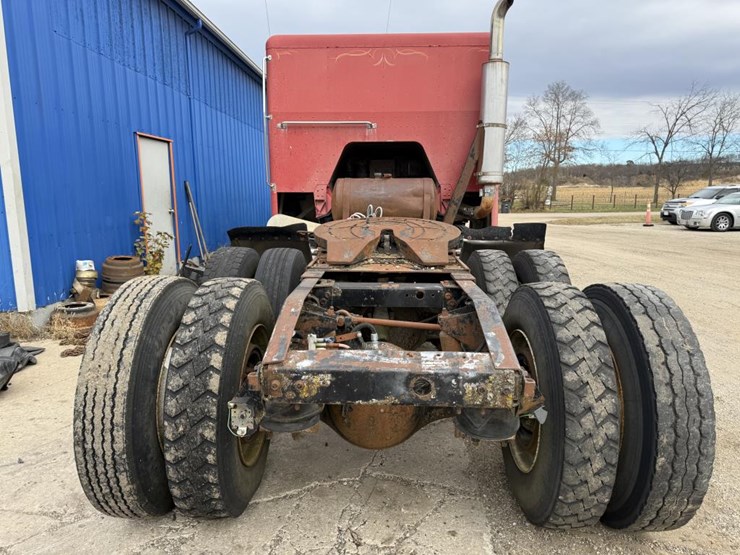 #1193-•-1984-peterbilt-cab-over-truck-tractor-image-7
