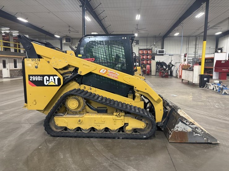 2018-caterpillar-228-image-4