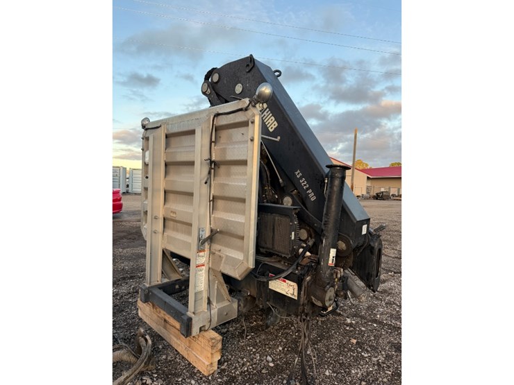 2013-hiab-xs-322-pro-knuckle-crane-w/-headache-rack-image-3