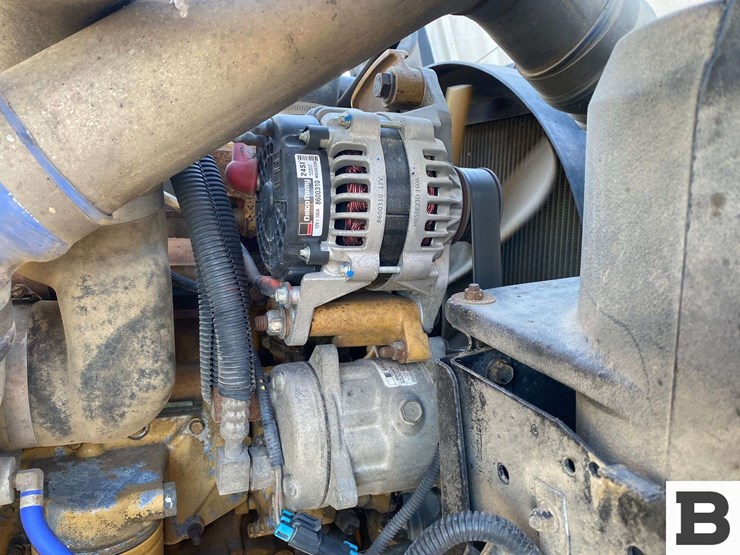 2002-freightliner-fl70-image-42