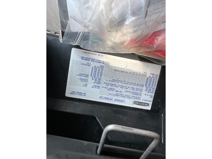 2016-freightliner-ca125-day-cab-image-24