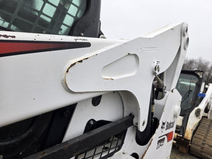 2020-bobcat-t740-image-18