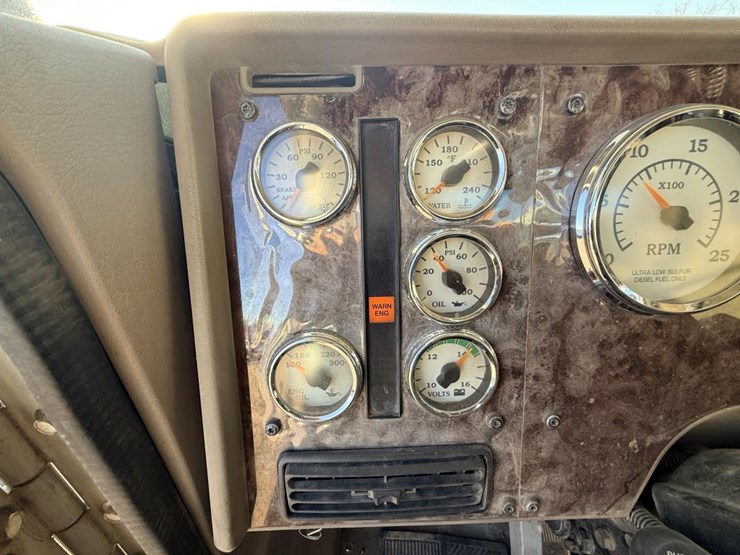 #1980-•-2008-international-eagle-day-cab-truck-tractor-image-32