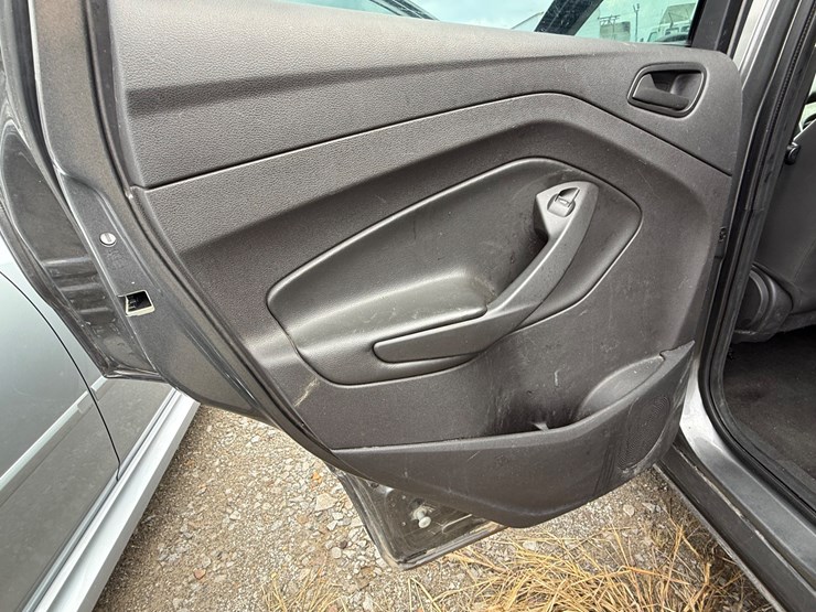 2014-ford-escape-image-24