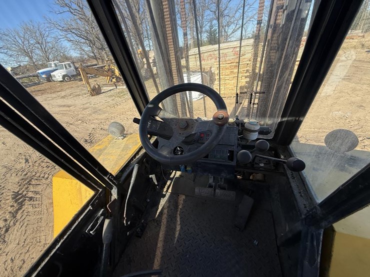 #1975-•-massey-ferguson-14k-forklift-image-65