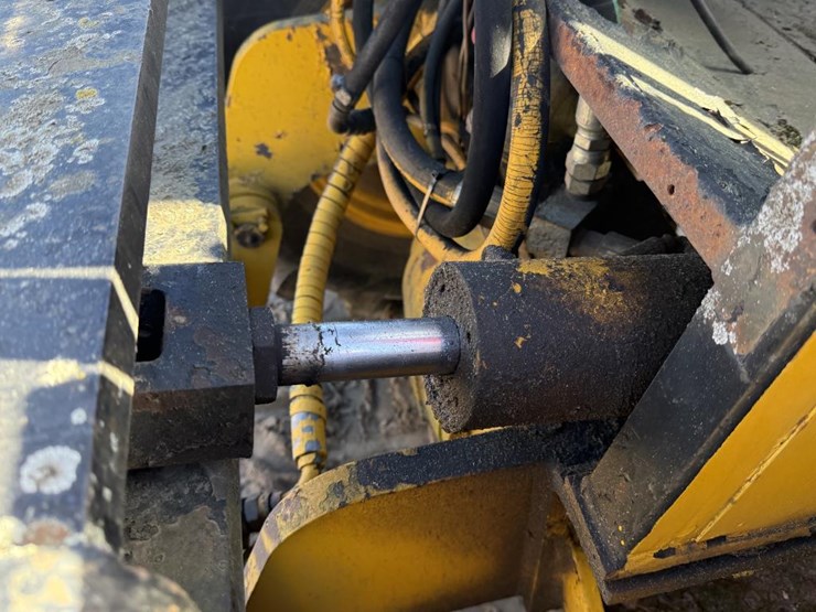 #1975-•-massey-ferguson-14k-forklift-image-59