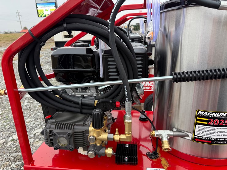 #3-•-unused-magnum-4000-series-hot-water-pressure-washer-254672-inv#33542-image-9