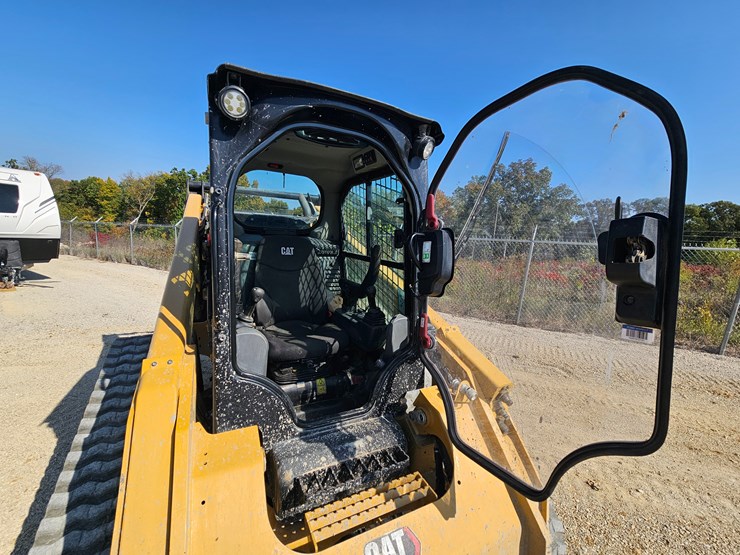 2023-caterpillar-299d3-image-34