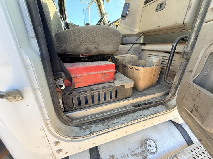 #1965-•-2008-international-eagle-day-cab-truck-tractor-image-40