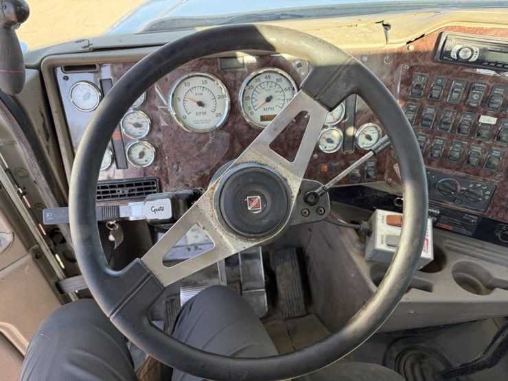 #1952-•-2008-international-eagle-day-cab-truck-tractor-image-50