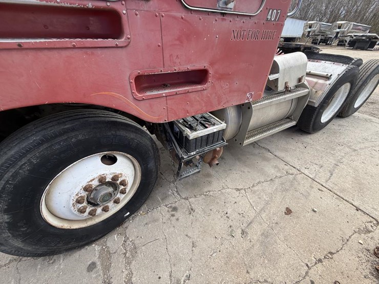 #1193-•-1984-peterbilt-cab-over-truck-tractor-image-29
