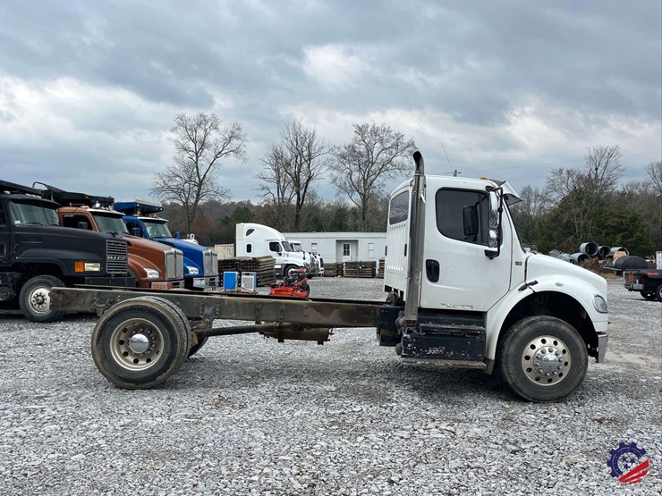 2013-freightliner-m2-s/a-cab-&-chassis-image-5