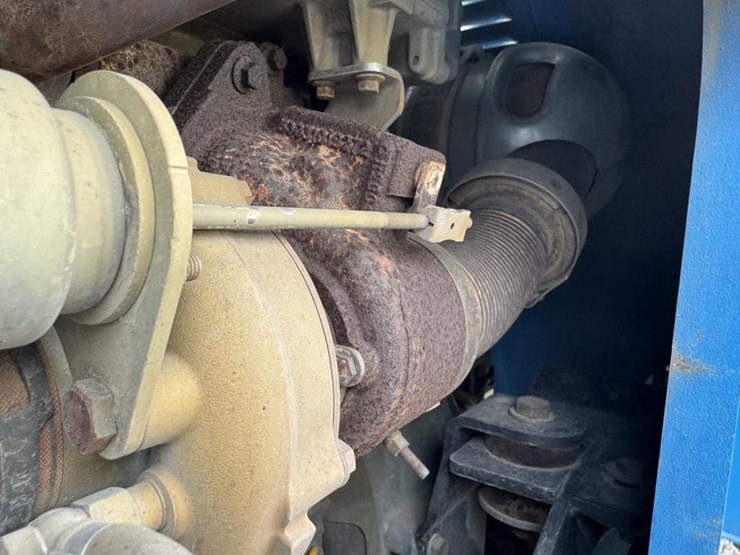 #1460-•-2014-genie-1056-telehandler-image-47