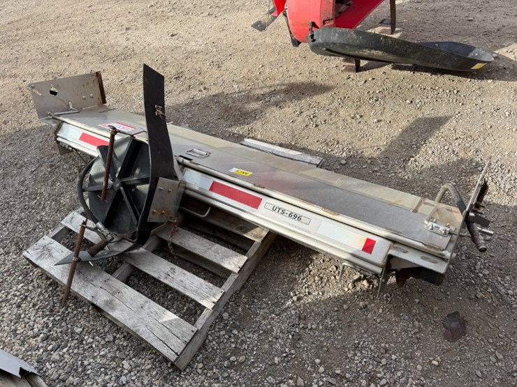western-uts-696-tailgate-spreader-image-4