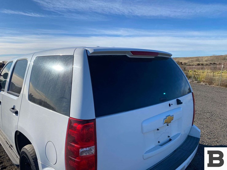 2012-chevrolet-tahoe-image-15