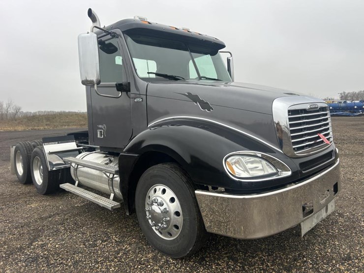 #1675-•-2016-freightliner-harrison-glider-kit-day-cab-truc-image-7