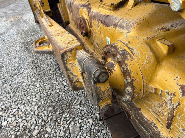 2022-caterpillar-d7-image-19