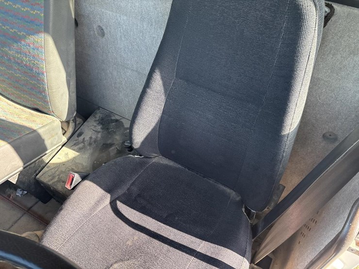 #1337-•-1998-mack-cs200-flatbed-truck-image-42