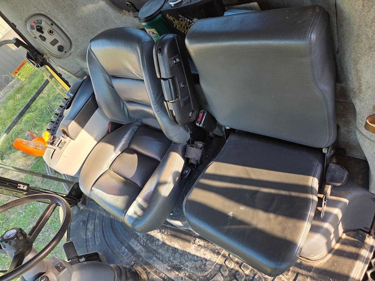 2010-new-holland-cr9065-image-50