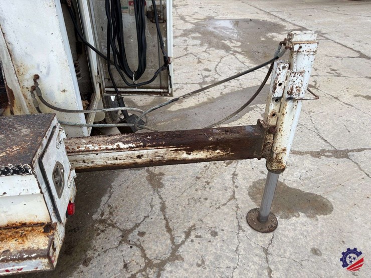 1998-freightliner-fl70-image-93