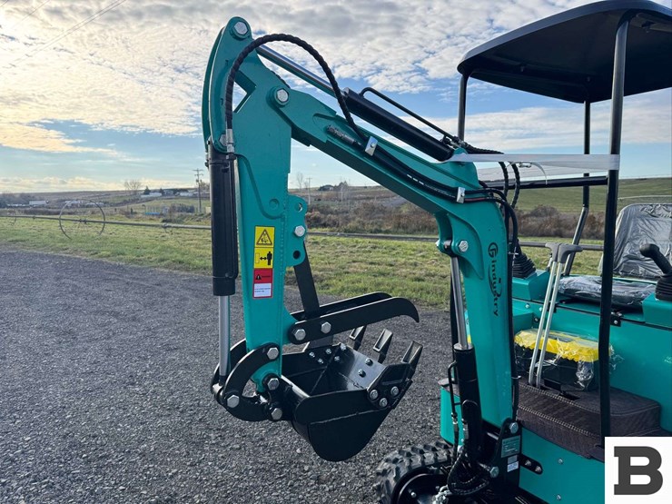 2025-cfg-industrial-h15r-mini-excavator-image-12