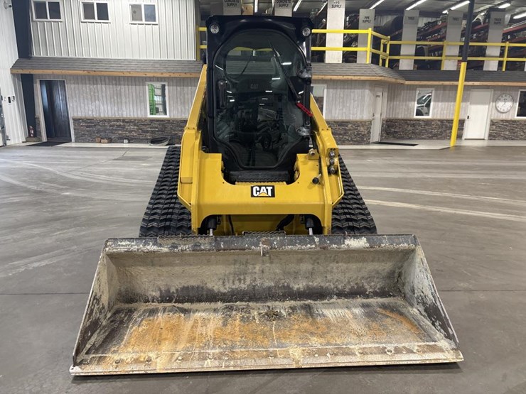 2018-caterpillar-228-image-6