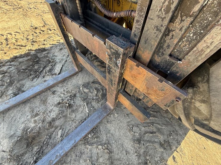 #1975-•-massey-ferguson-14k-forklift-image-57