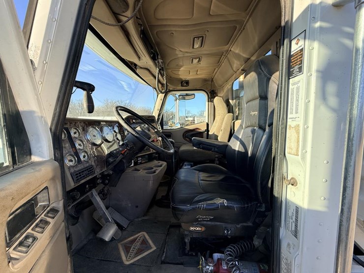 #1980-•-2008-international-eagle-day-cab-truck-tractor-image-29